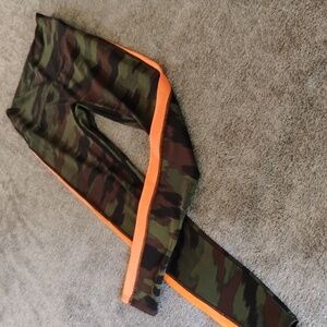 K-DEER Peace Out Camo Sneaker Length Leggings